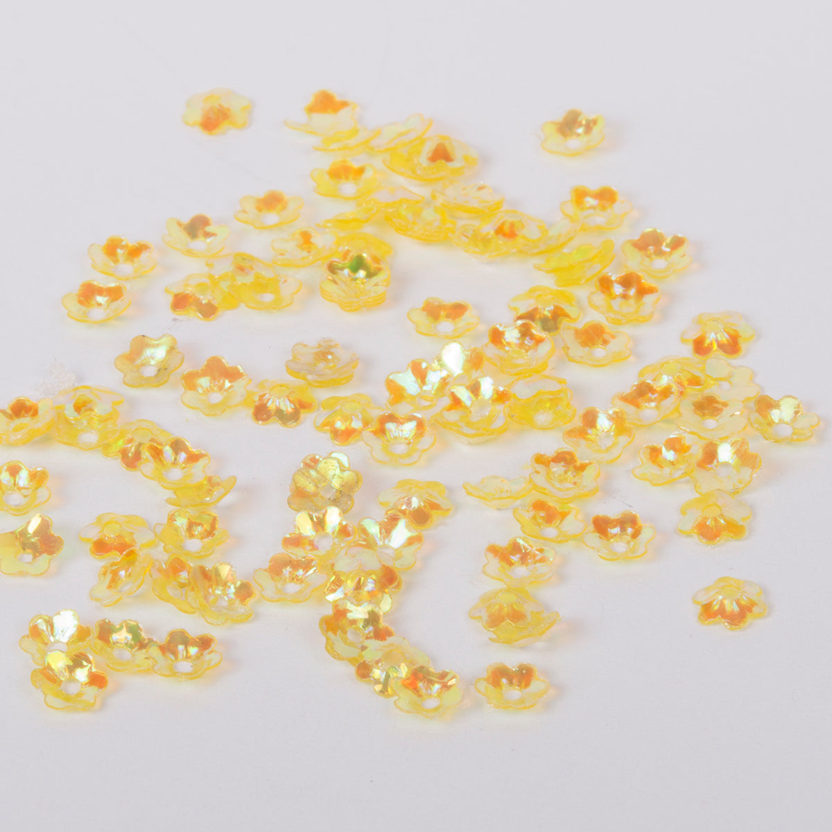 www.colourstreams.com.au Colour Streams Sequins Flower 8mm Opaque Yellow with Lemon and Green Lights 