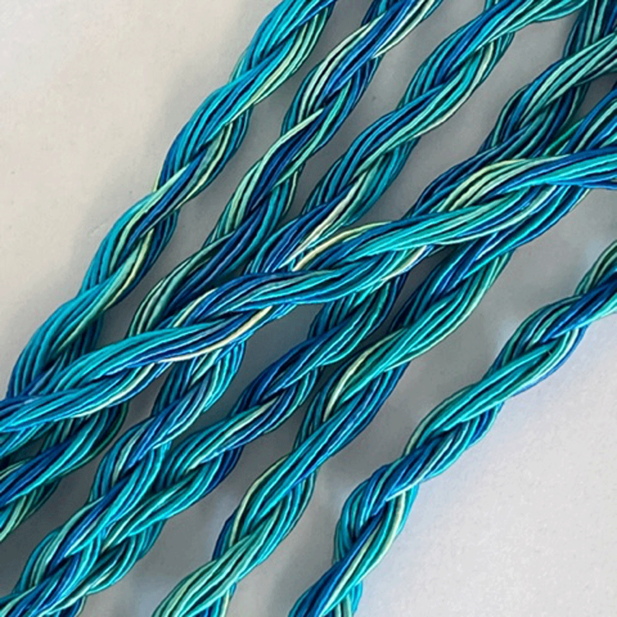 www.colourstreams.com.au Colour Streams Hand Dyed Gimp DL 60 Blue Lagoon Blues Greens