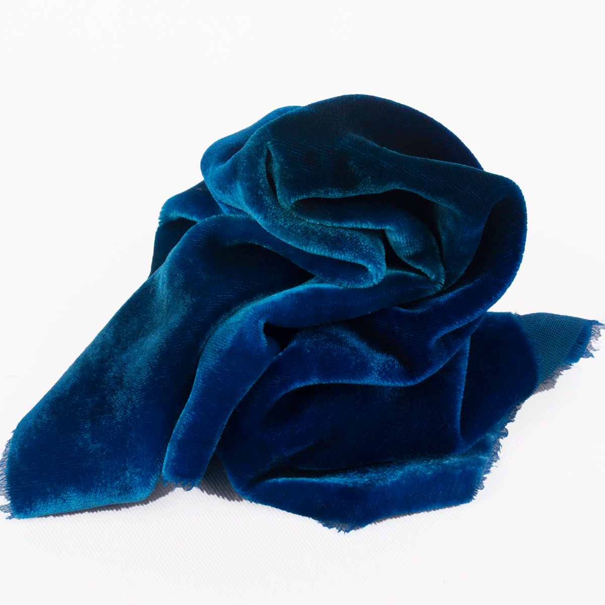 www.colourstreams.com.au Colour Streams Hand Dyed Silk Rayon Velvet Ocean Blue 38